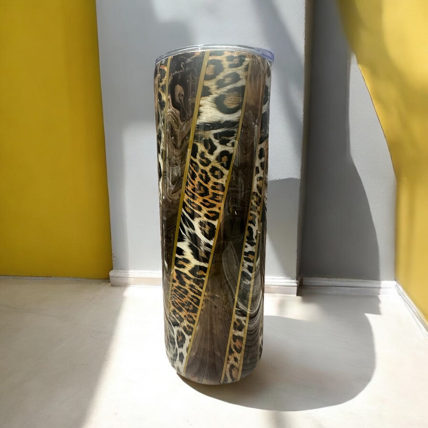 Stunning 20 oz Leopard Print tumbler