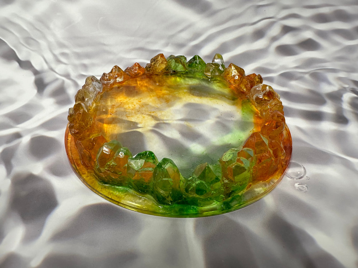 Resin dish